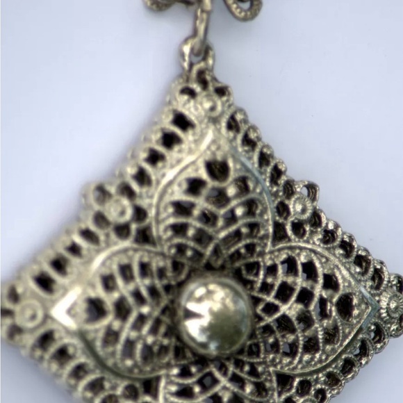 Vintage Whiting & Davis Filigree Ornate Pendant Necklace Flower Cross - Picture 4 of 7